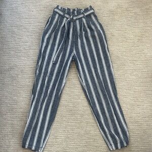 Abercrombie & Fitch Gray Striped Ankle Pants